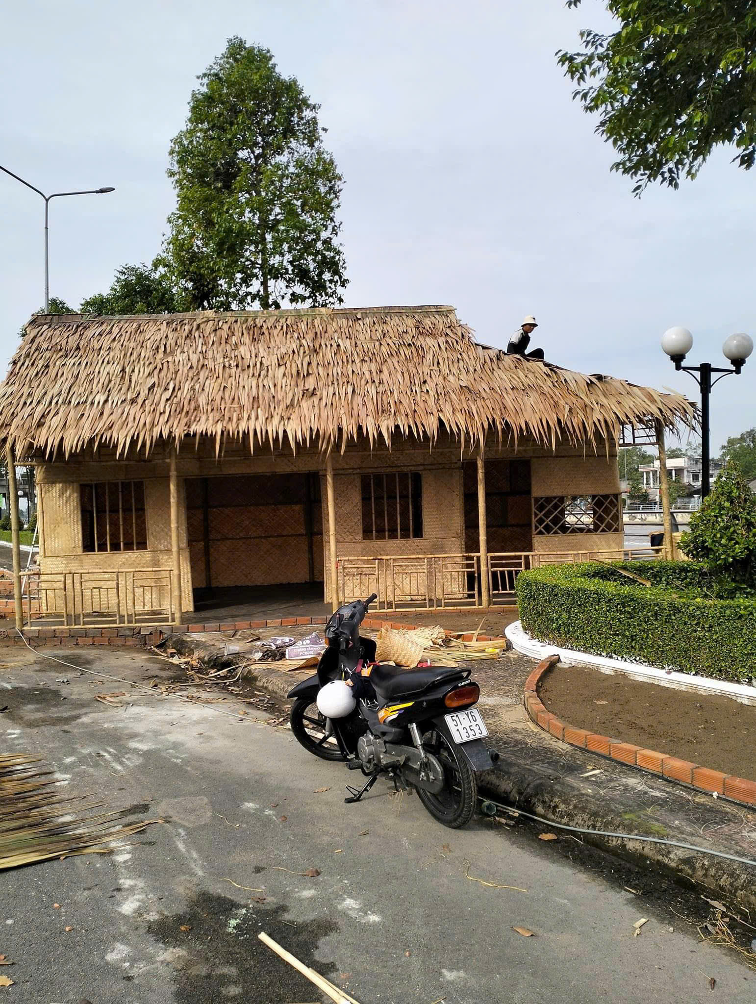  Làm mái lá dừa cho quán cafe – Uy tín, giá tốt (Phần 1)