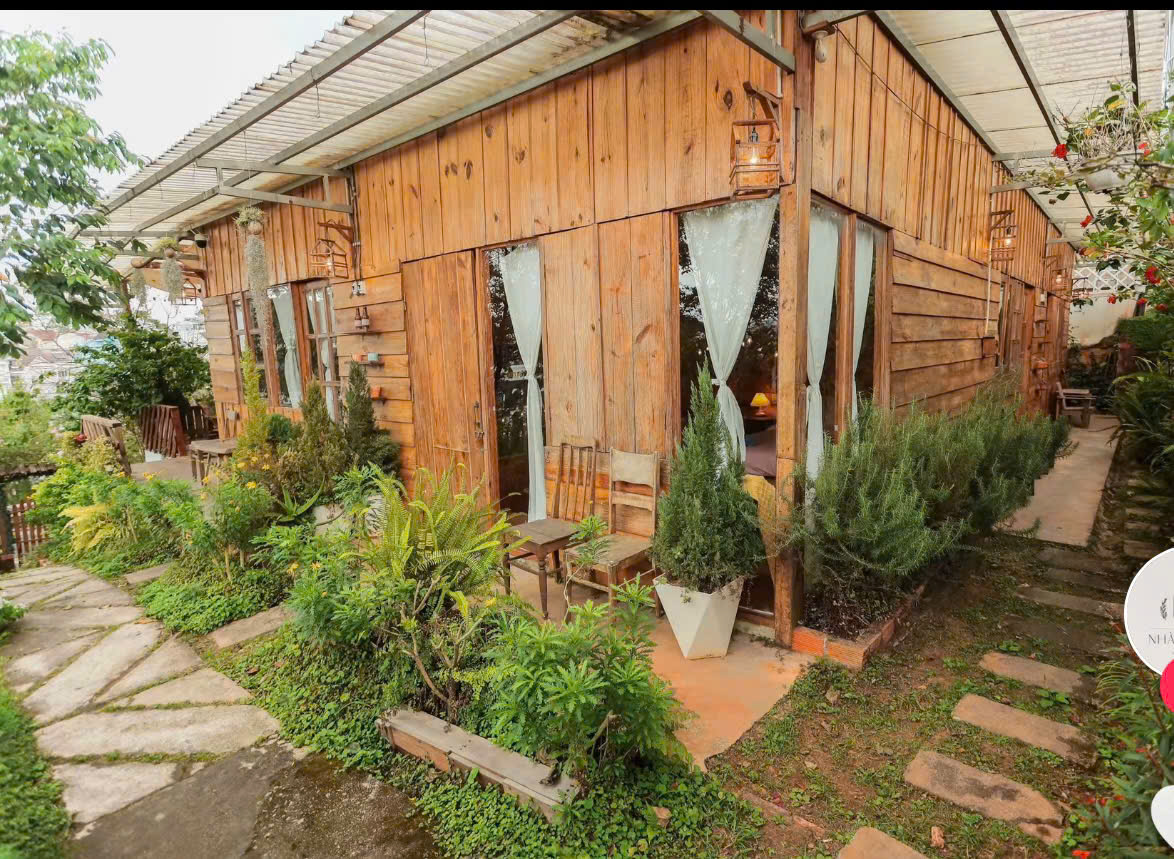  Làm mái lá dừa cho quán cafe – Uy tín, giá tốt (Phần 1)