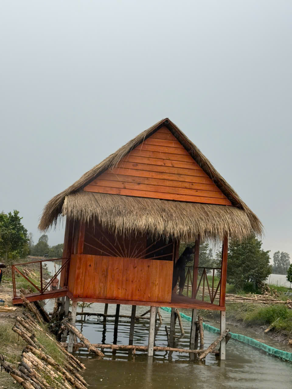 Nhận làm chòi lá nghỉ dưỡng tại Bình Dương – Thi công nhanh (Phần 1)