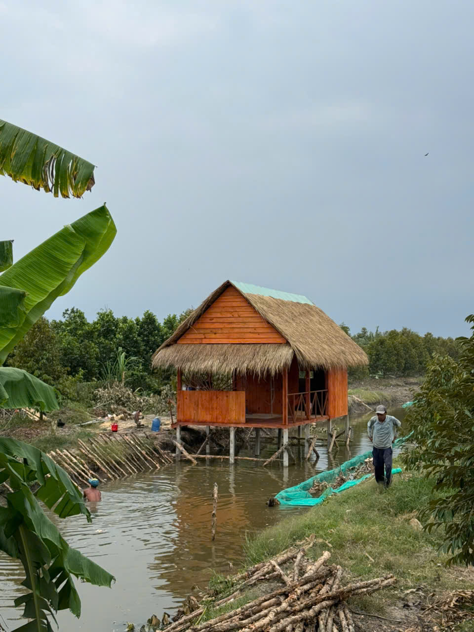 Thi công nhà lá sân vườn đẹp tại TP.HCM – Giá rẻ, bền lâu