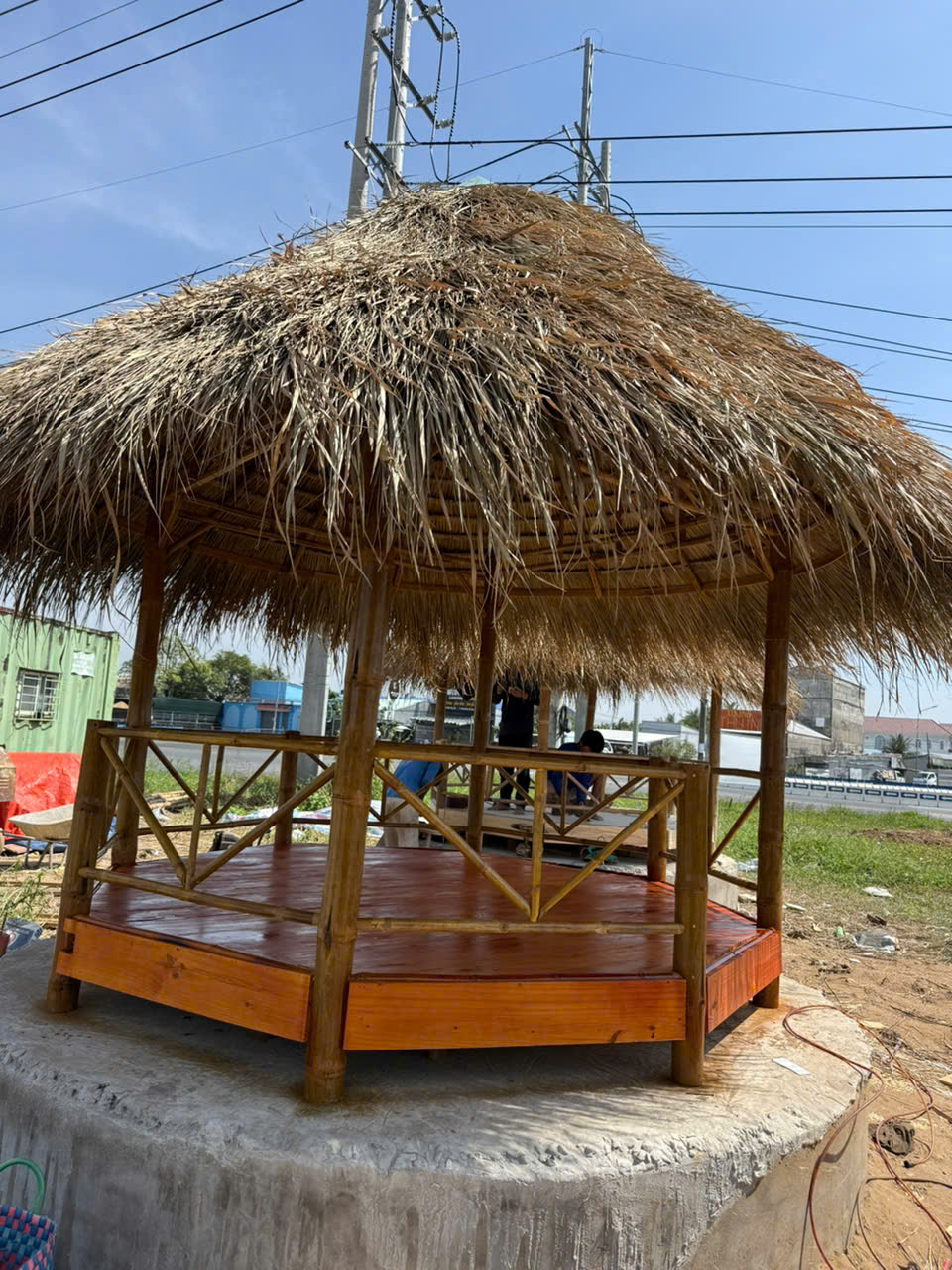 Làm mái lá dừa cho quán cafe – Uy tín, giá tốt (Phần 2)
