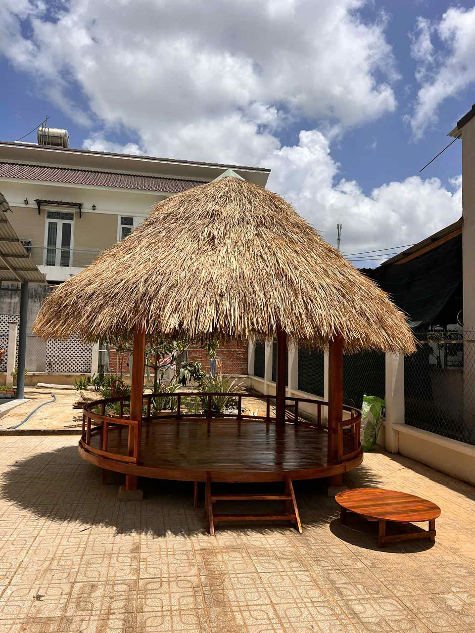 Thi công nhà lá sân vườn đẹp tại TP.HCM – Giá rẻ, bền lâu